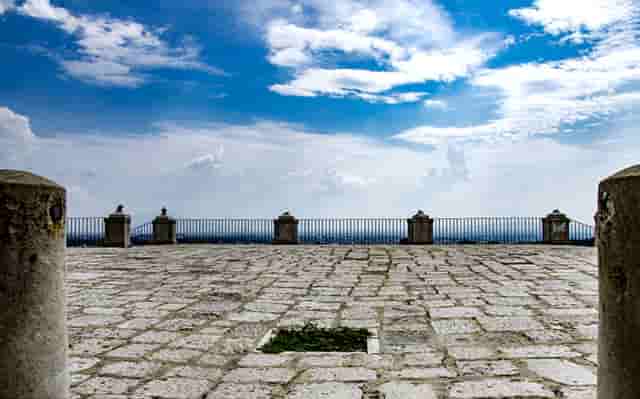 拥有十套房的人(深圳拥有2套房的人数)